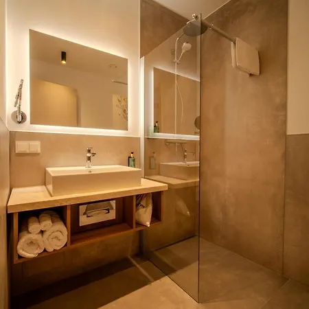 Otel Msliving